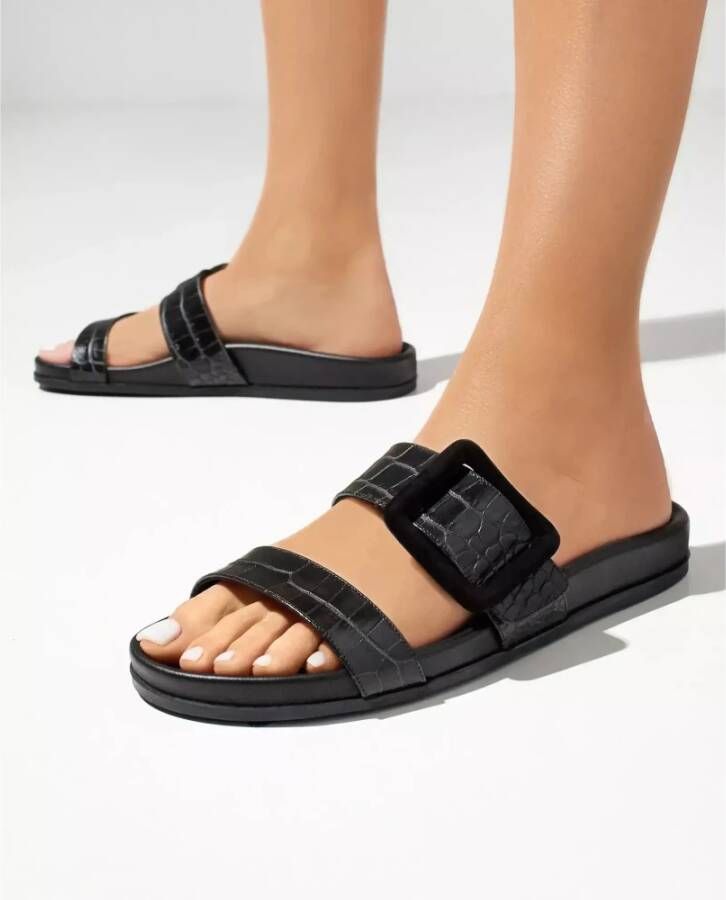 Manolo Blahnik Zwarte leren sandalen met suède gesp