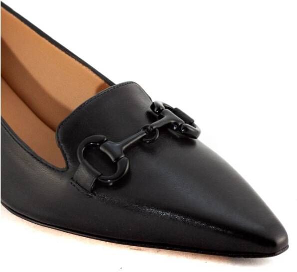 Mara Bini Zwarte leren pumps met voorste gesp