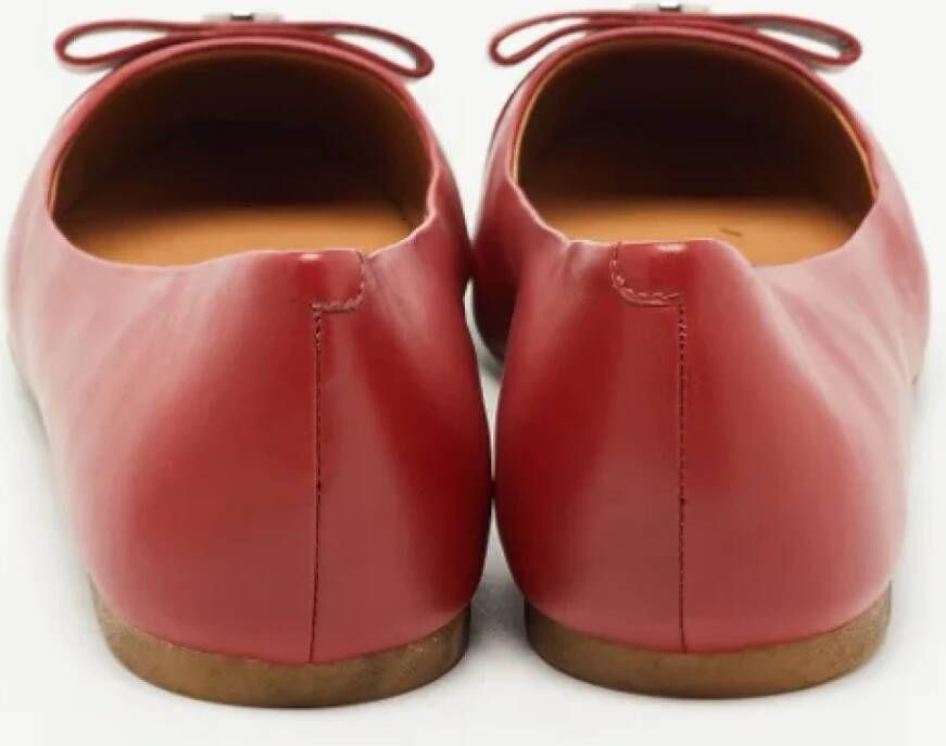 Marc Jacobs Pre-owned Leather flats Red Dames