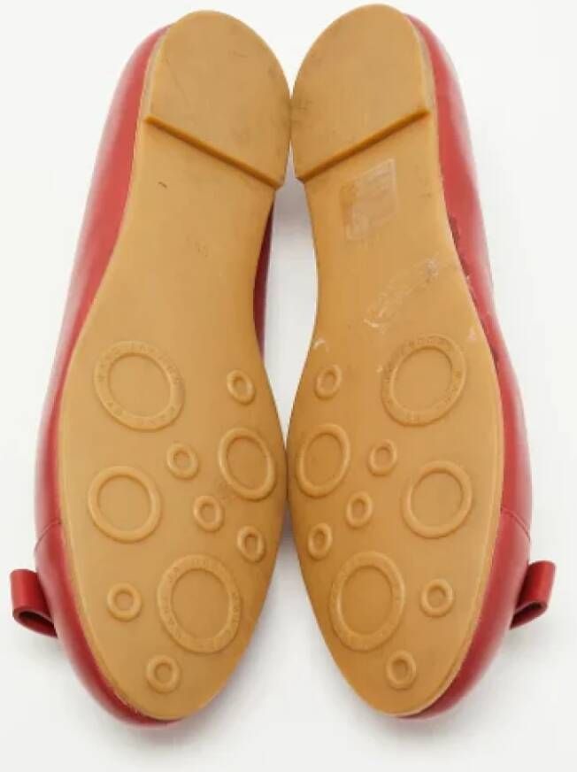 Marc Jacobs Pre-owned Leather flats Red Dames