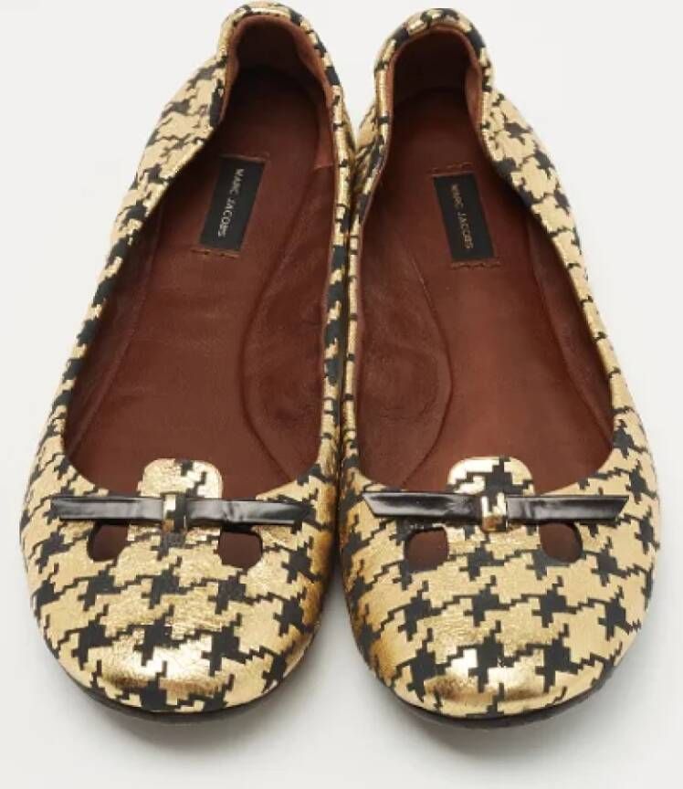 Marc Jacobs Pre-owned Leather flats Yellow Dames
