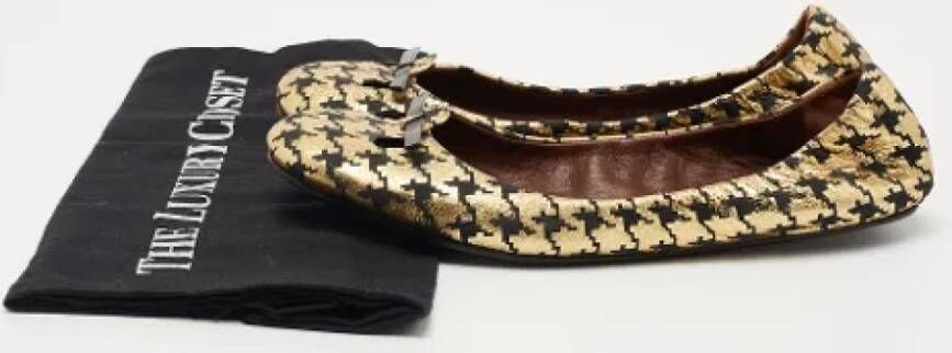 Marc Jacobs Pre-owned Leather flats Yellow Dames