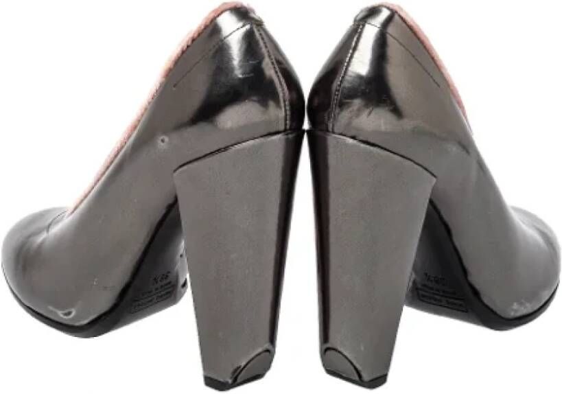 Marc Jacobs Pre-owned Leather heels Gray Dames
