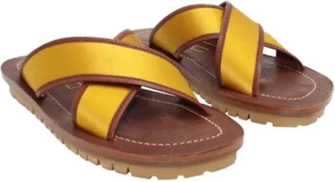 Marc Jacobs Pre-owned Leather sandals Yellow Dames