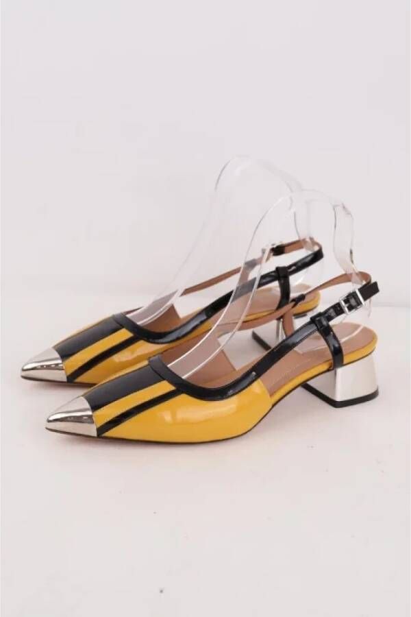 Marni Pre-owned Leather heels Yellow Dames