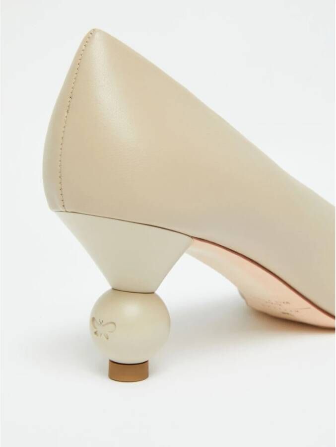 Max Mara Weekend Leren Hakken met Vlinderdetail Beige Dames