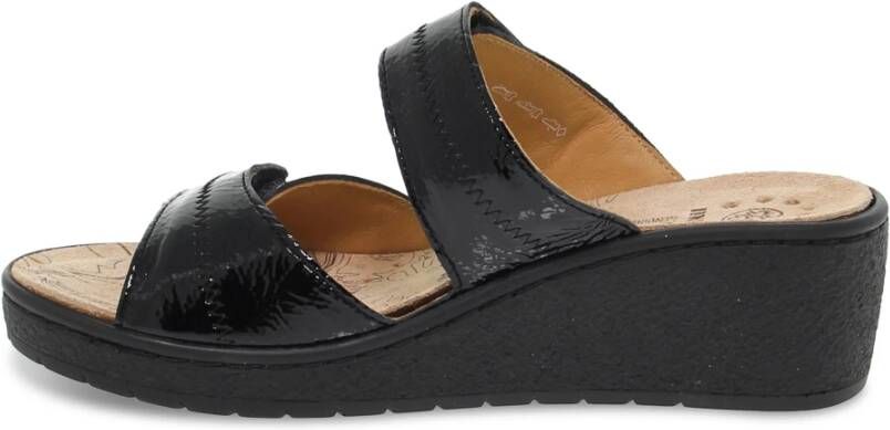 mephisto Zwarte platte sandalen voor vrouwen in lak Zwart Dames