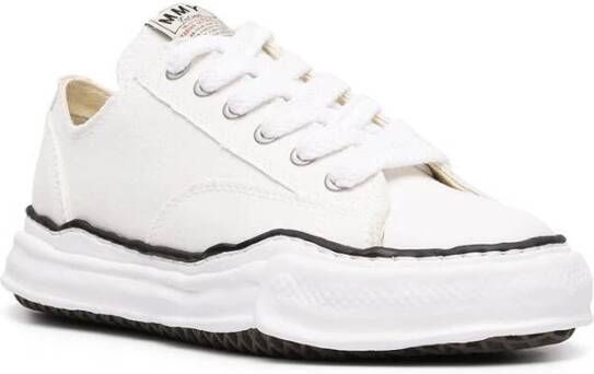 Mihara Yasuhiro Witte canvas sneakers met rubberen neus