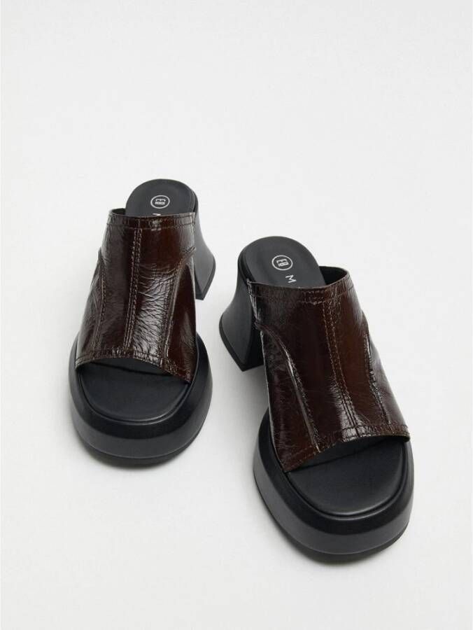 Miista Bruine leren sandalen met open neus