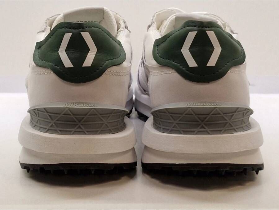 Mikakus Barcelona Beige Logo Witte Rubberen Zool Sneakers