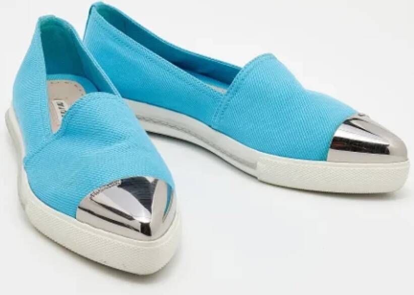 Miu Pre-owned Canvas sneakers Blue Dames