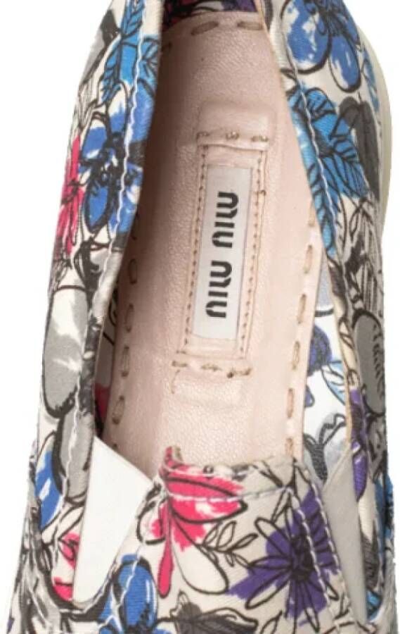 Miu Pre-owned Canvas sneakers Multicolor Dames