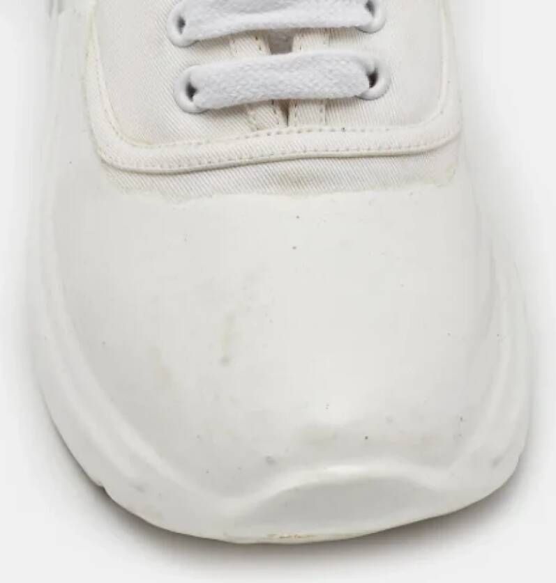 Miu Pre-owned Canvas sneakers White Dames