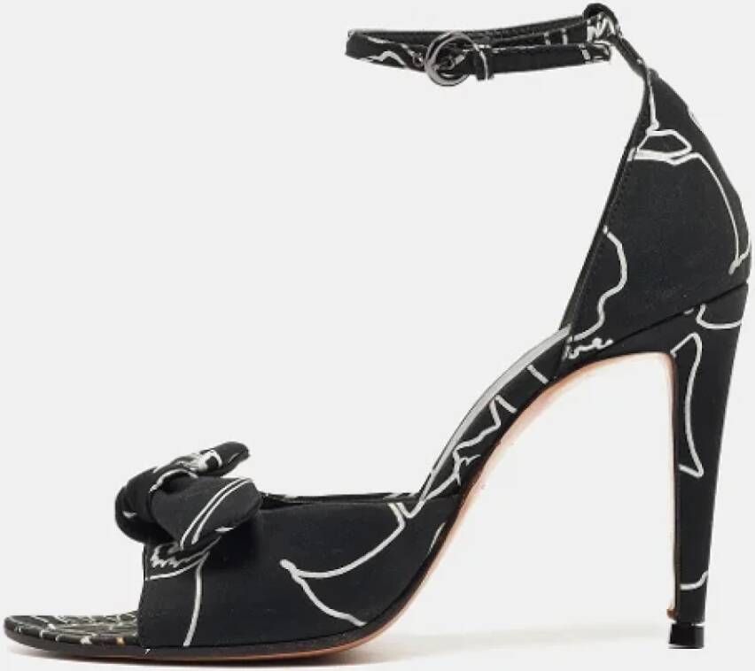 Miu Pre-owned Fabric sandals Black Dames