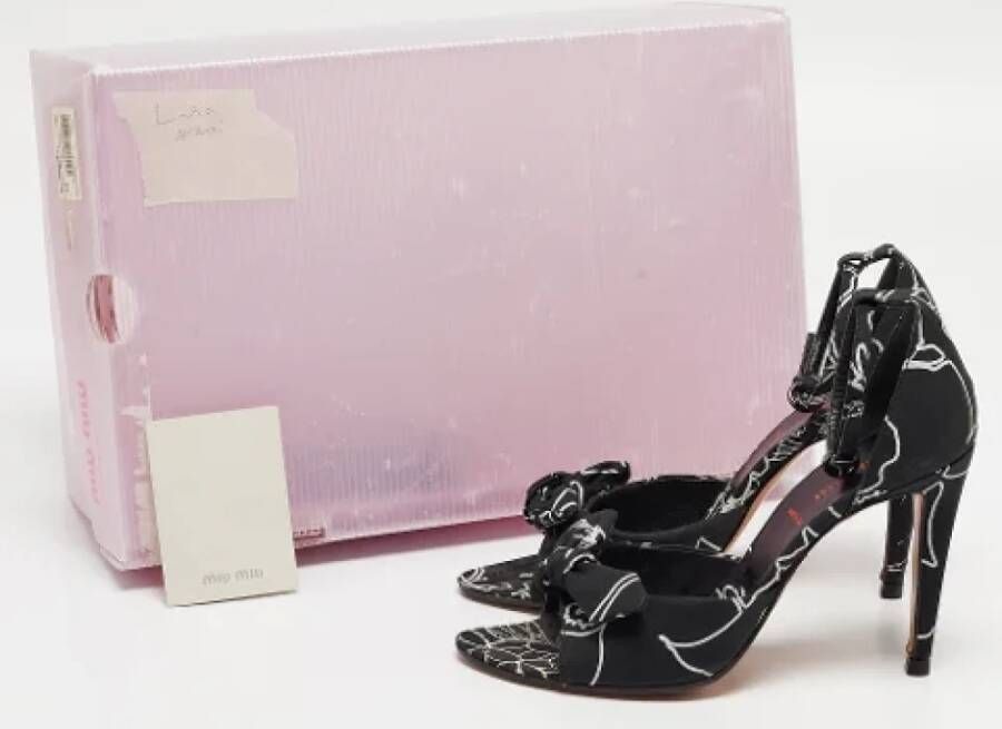 Miu Pre-owned Fabric sandals Black Dames