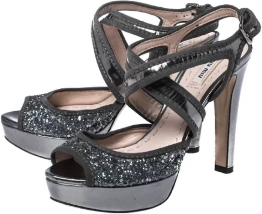 Miu Pre-owned Fabric sandals Gray Dames