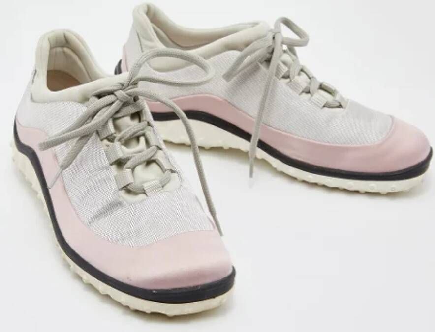 Miu Pre-owned Fabric sneakers Pink Dames