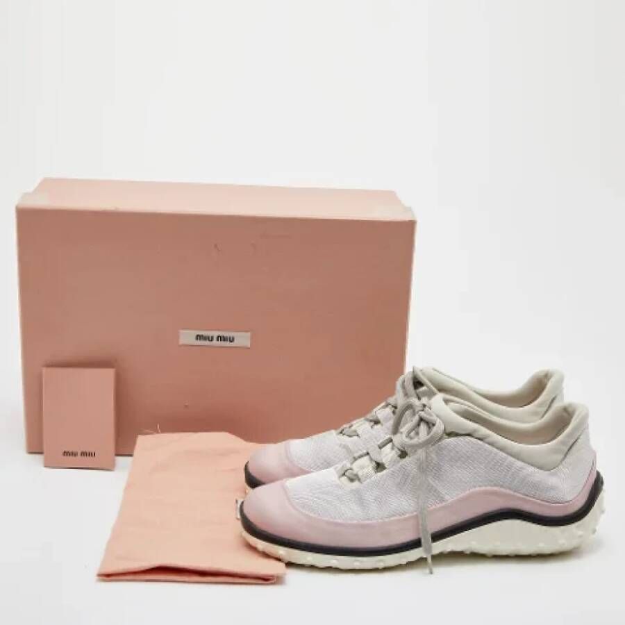 Miu Pre-owned Fabric sneakers Pink Dames