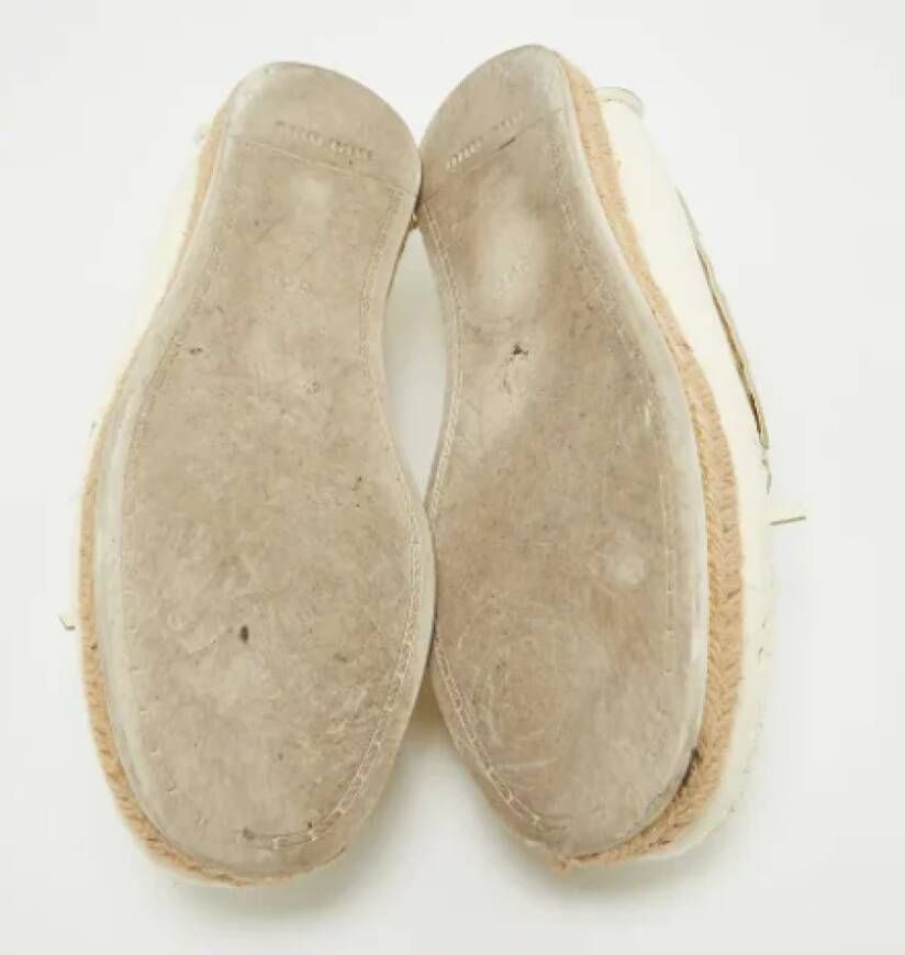 Miu Pre-owned Leather flats Beige Dames