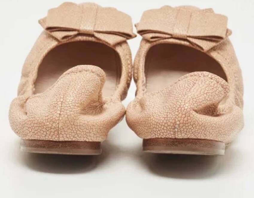 Miu Pre-owned Leather flats Beige Dames