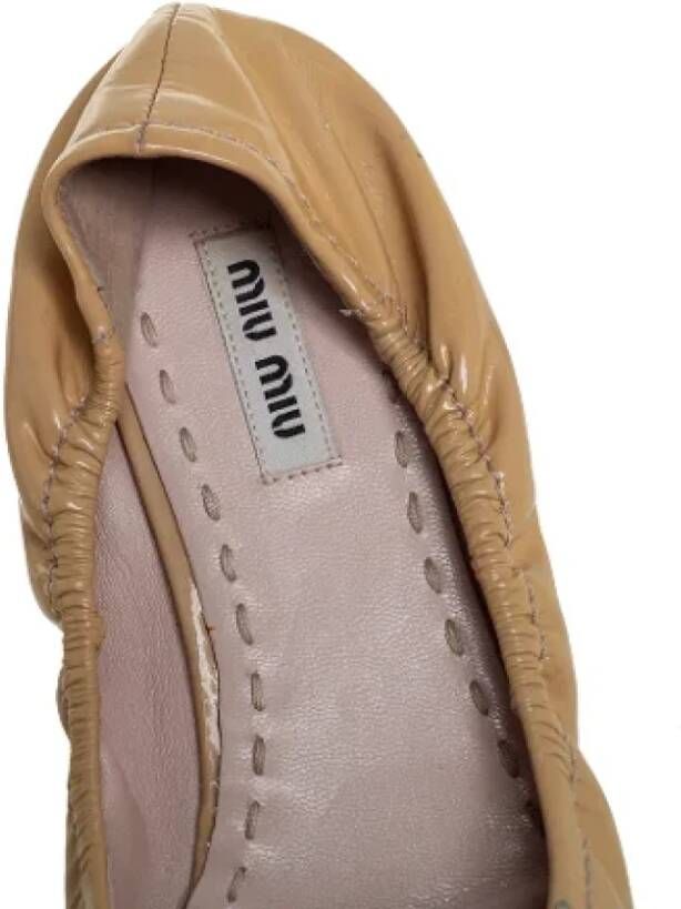 Miu Pre-owned Leather flats Beige Dames