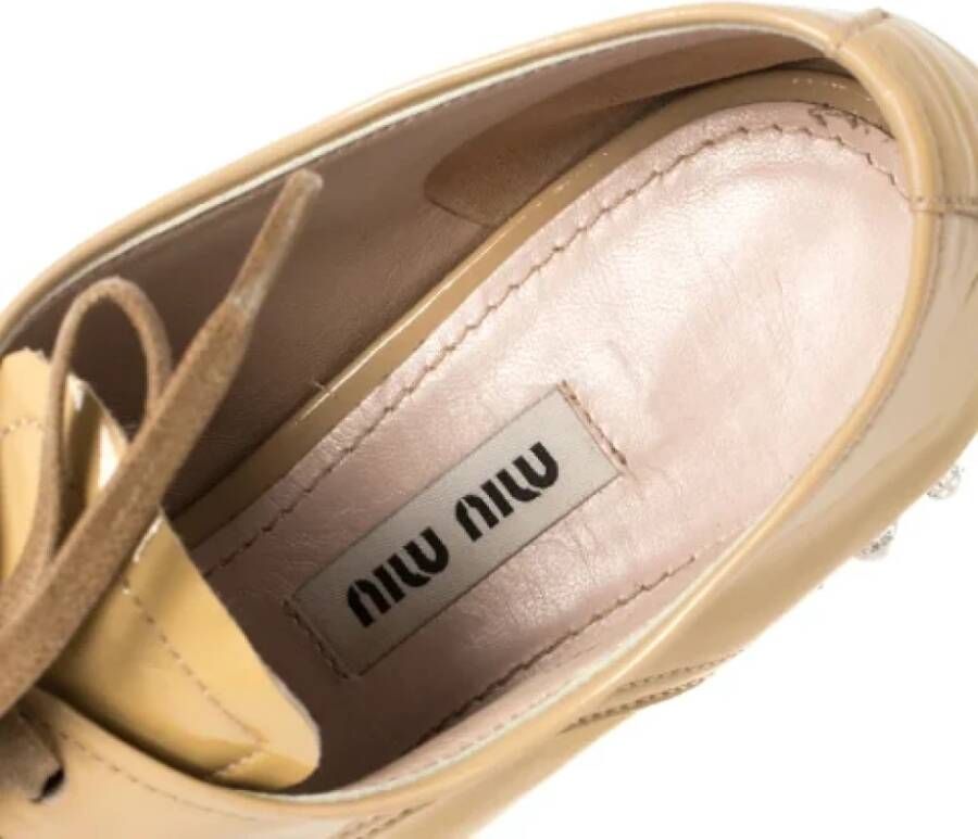 Miu Pre-owned Leather flats Beige Dames