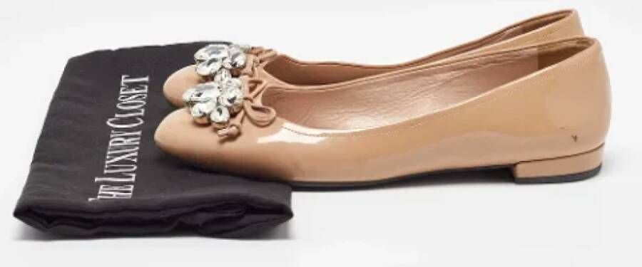 Miu Pre-owned Leather flats Beige Dames