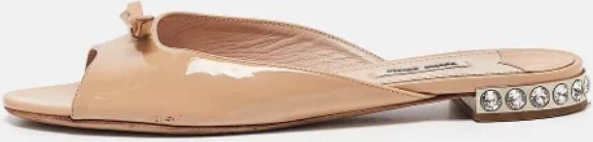 Miu Pre-owned Leather flats Beige Dames