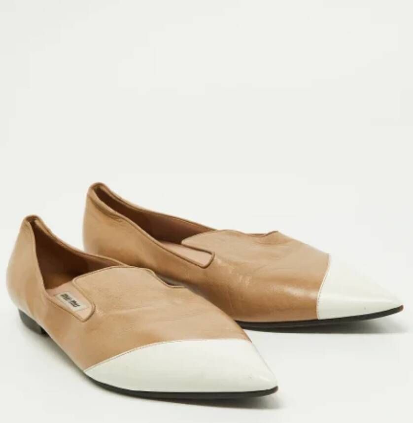 Miu Pre-owned Leather flats Brown Dames
