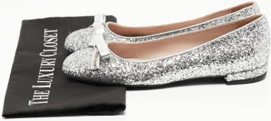 Miu Pre-owned Leather flats Gray Dames