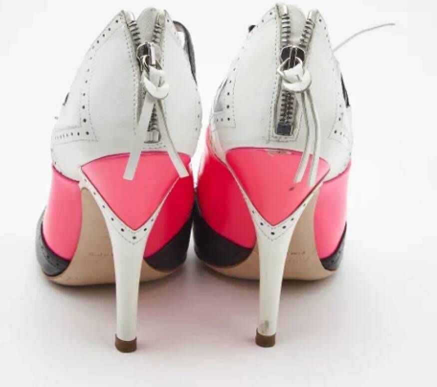 Miu Pre-owned Leather heels White Dames
