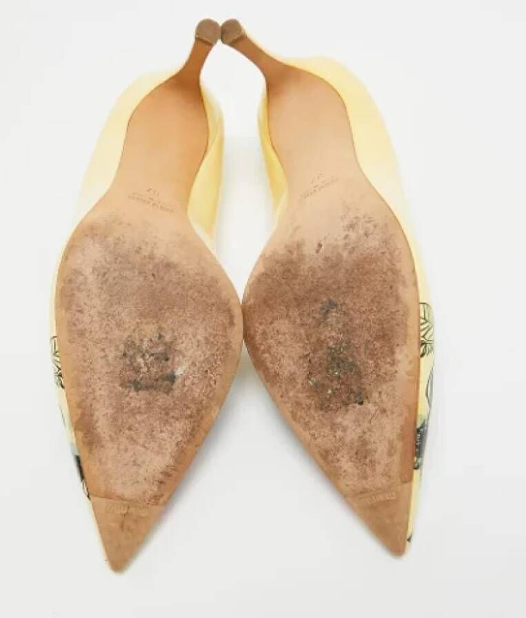 Miu Pre-owned Leather heels Yellow Dames