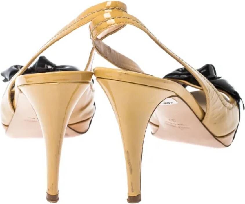 Miu Pre-owned Leather sandals Beige Dames