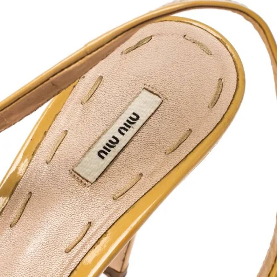 Miu Pre-owned Leather sandals Beige Dames