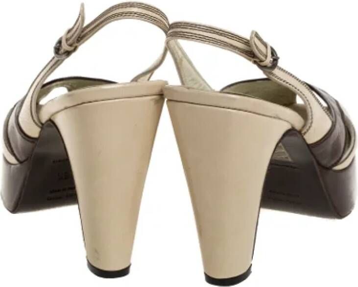 Miu Pre-owned Leather sandals Beige Dames