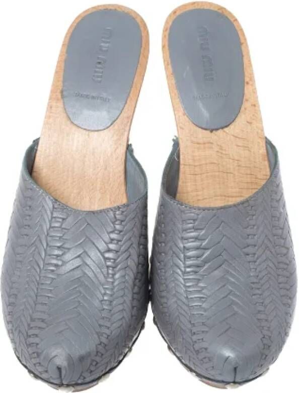 Miu Pre-owned Leather sandals Gray Dames