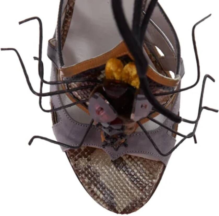 Miu Pre-owned Leather sandals Gray Dames
