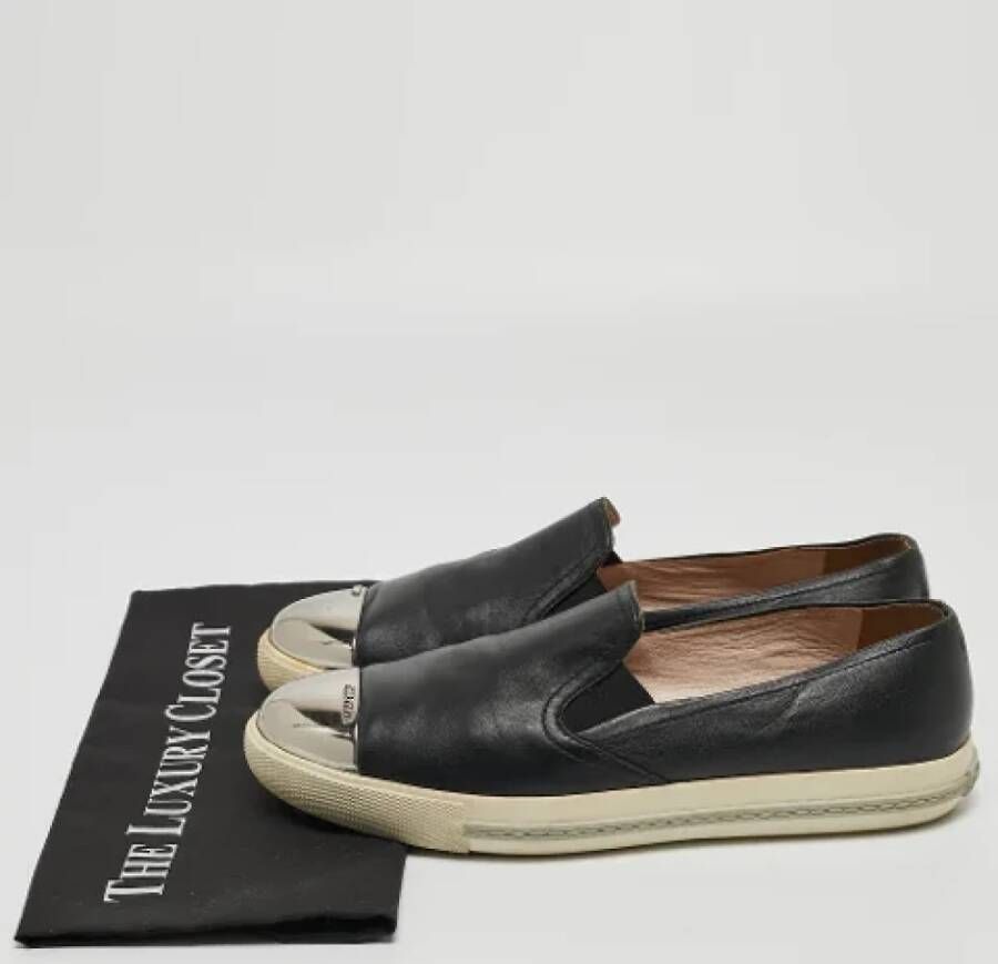 Miu Pre-owned Leather sneakers Beige Dames