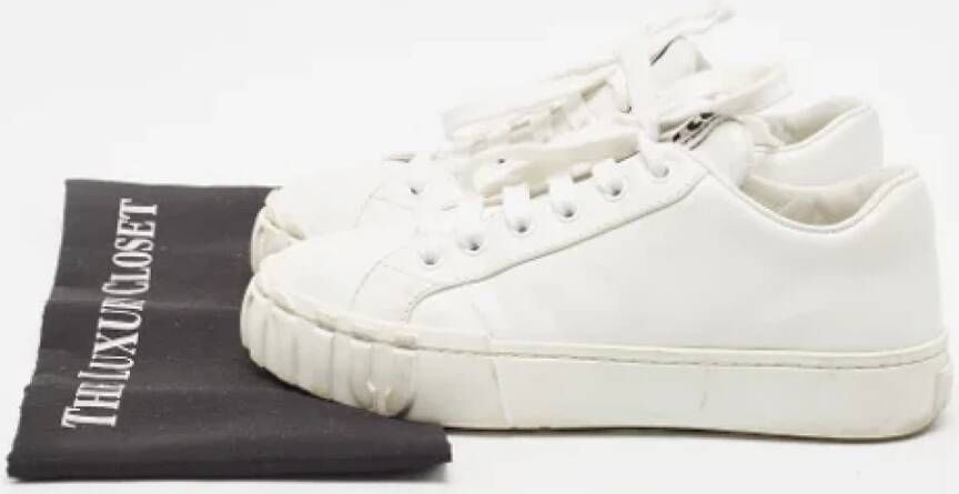 Miu Pre-owned Leather sneakers White Dames