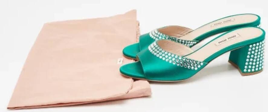 Miu Pre-owned Satin sandals Green Dames