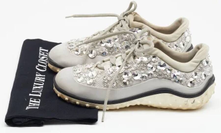 Miu Pre-owned Satin sneakers Gray Dames