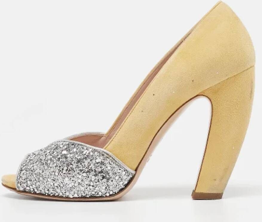 Miu Pre-owned Suede heels Yellow Dames