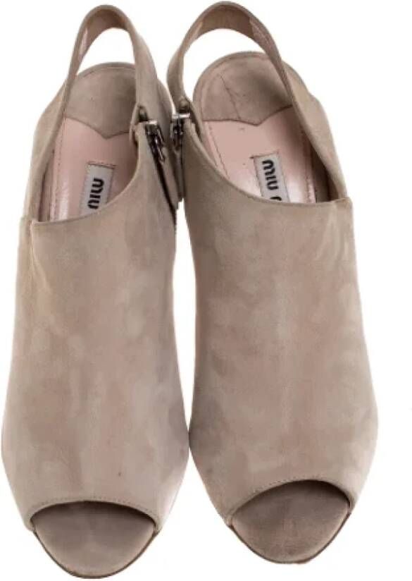 Miu Pre-owned Suede sandals Beige Dames
