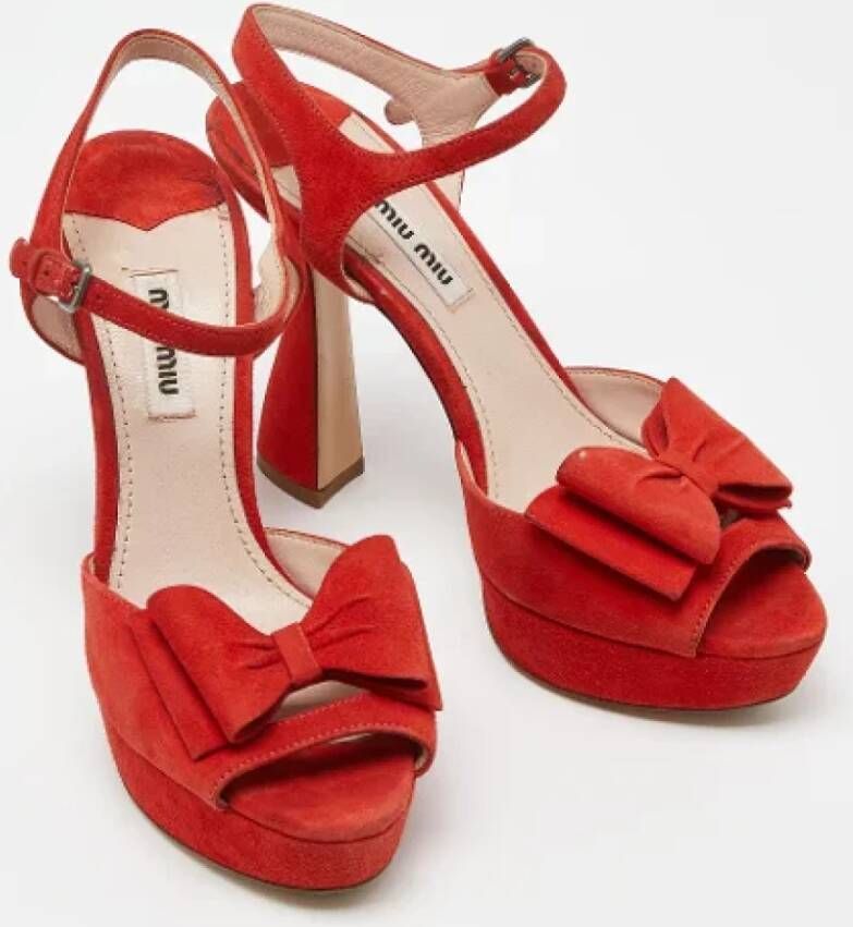 Miu Pre-owned Suede sandals Orange Dames