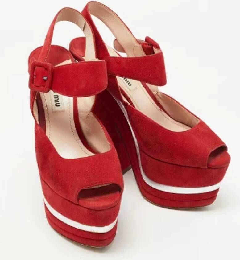 Miu Pre-owned Suede sandals Red Dames