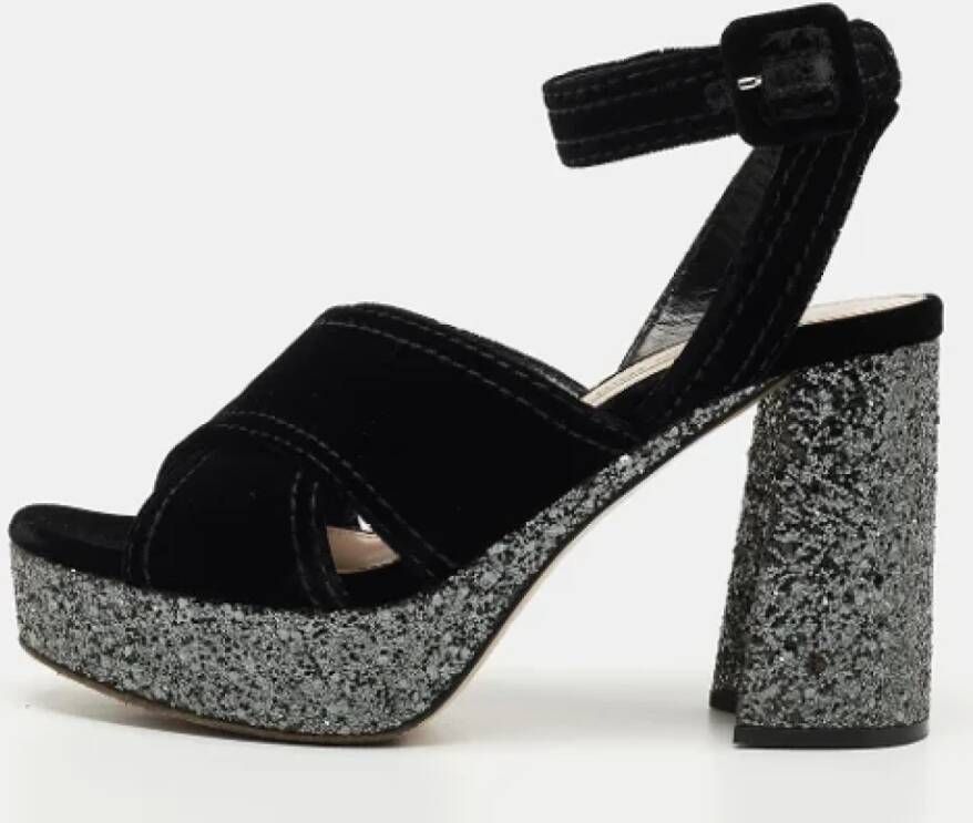 Miu Pre-owned Velvet sandals Black Dames