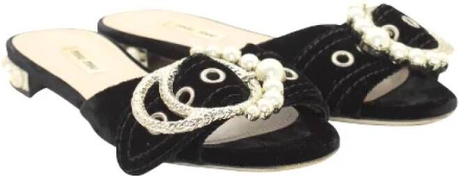 Miu Pre-owned Velvet sandals Black Dames