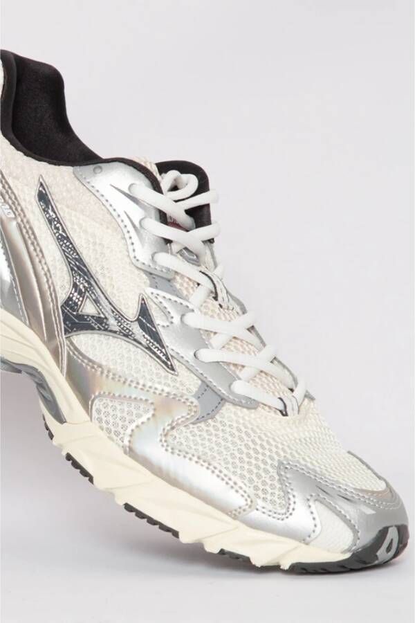 Mizuno Wave Rider 10 Sneakers in Snow White