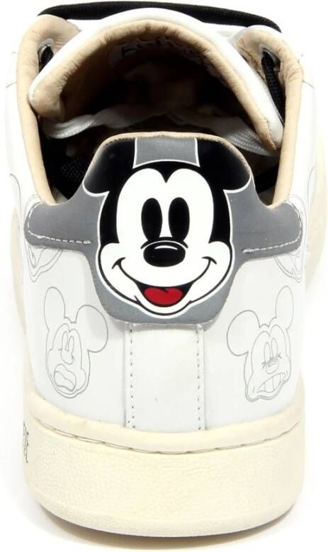 MOA Master OF Arts Off White Disney Gallery Sketch Schoen