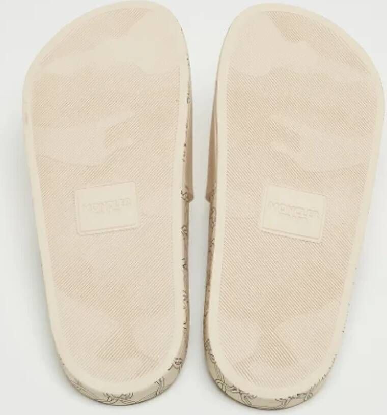 Moncler Pre-owned Rubber flats Beige Dames